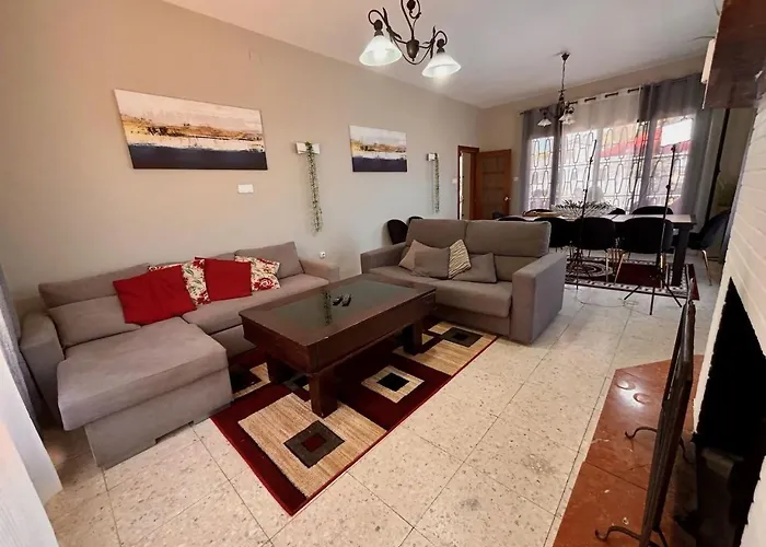 Casa Familiar Alhaurin De La Torre Con Jacuzzi
