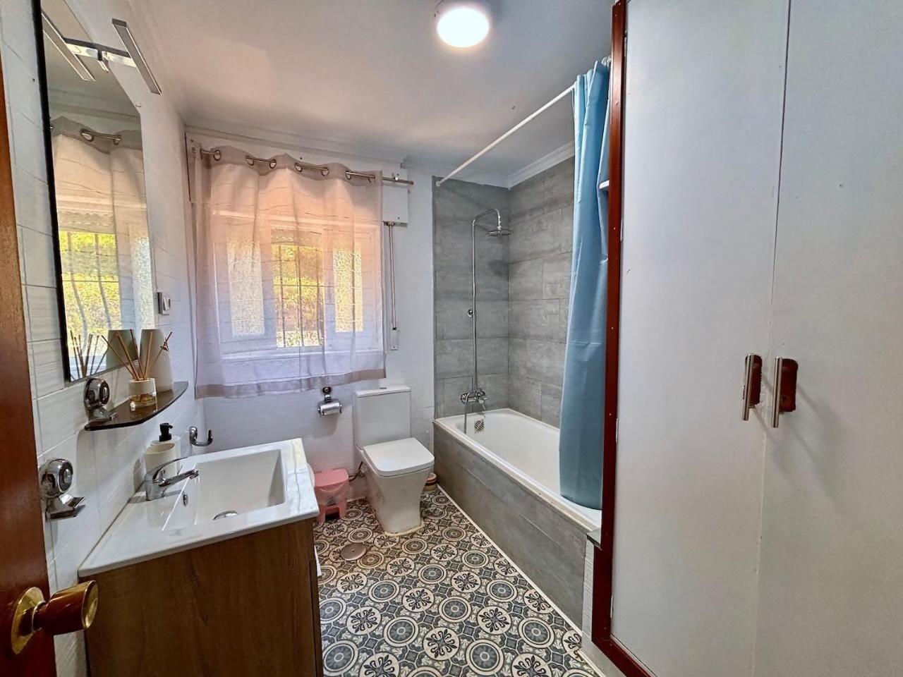 Casa Familiar Con Jacuzzi Holiday home